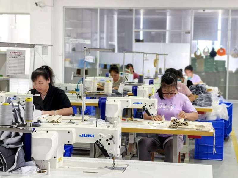 时尚趋势解读：南京恒渺服饰的品牌魅力